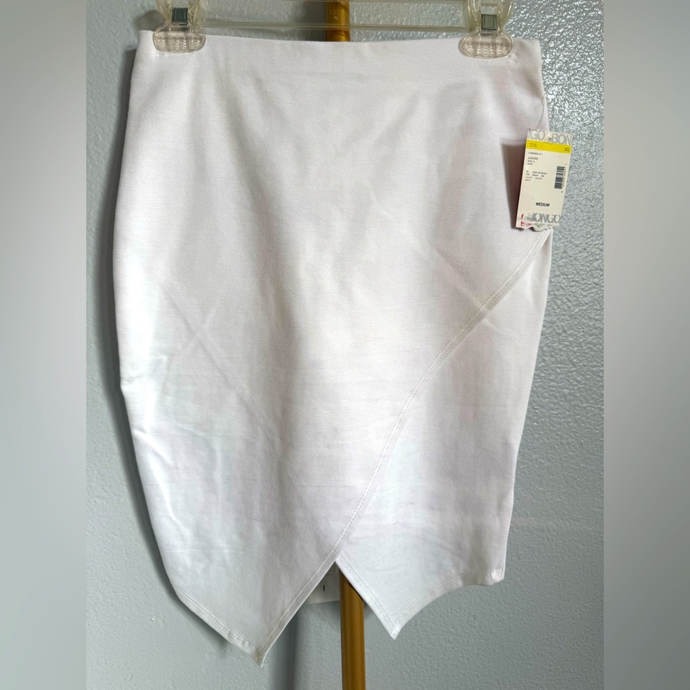 NEW! Bongo white skirt size medium